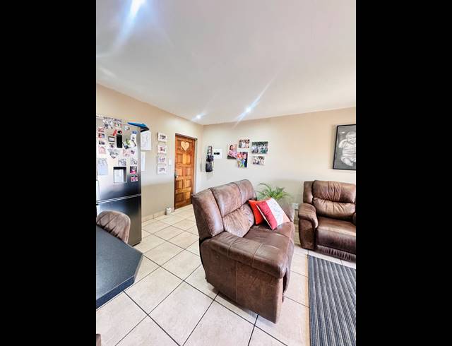 2 BEDROOM APARTMENT FOR SALE IN REYNO RIDGE